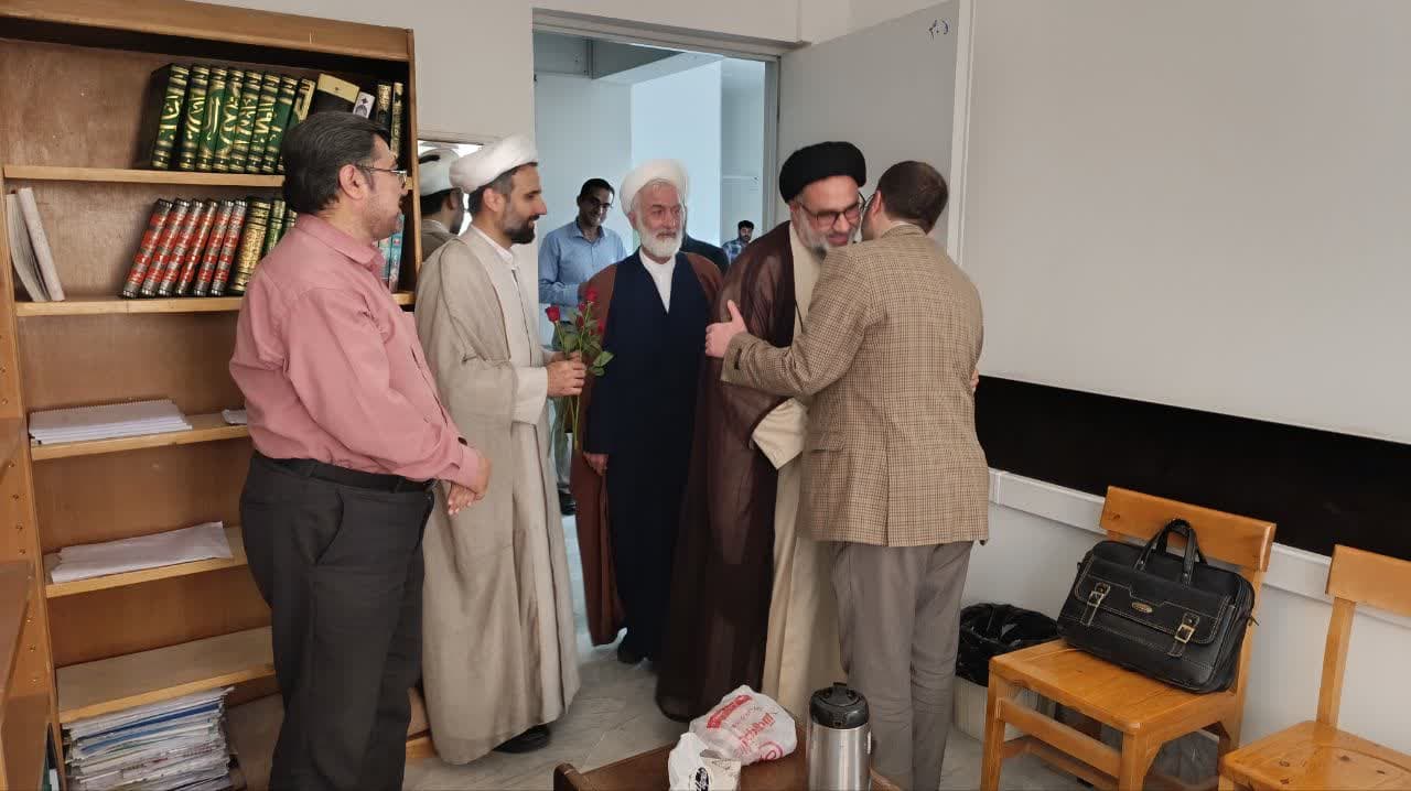 تقدیر رئیس دانشگاه از اساتید به مناسبت روز معلم